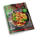Titelbild der Zeitschrift „slowly veggie! – vegetarisch & vegan genießen“, mit der Ausgabe „BELLA ITALIA“, zentral ein Teller breiter Papardelle mit Tomatensauce, Pilzen und grünem Blattgemüse, umgeben von Texten wie „59 Wohlfühlgerichte“, „Paprika-Maltagliati mit Kohl-Pilz-Sauce“, „Veganer Mozzarella selbst gemacht“ und „Rezepte, die glücklich machen“, grüne runde Aufschrift: „Pasta, Risotto, Focaccia, Tiramisu & mehr“, vor grün-braunem Hintergrund.