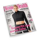 Titelbild der Zeitschrift „Women’s Health“ mit einer blonden Frau in schwarzem, langärmligem Crop-Top mit Stehkragen und Reißverschluss vor weißem Hintergrund; zentrale Covertexte u. a.: „Superfit ins neue Jahr“, „Endlich schlank ohne Diät“, „Motiviert wie noch nie – Lena Gercke“, „Training @Home“, „5 Wege, die deine Zellen länger jung halten“ sowie rubrizierte Themen zu Beauty, Gesundheit und Fitness; Datierung „01/2025“ am Heftrand.