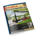 Titelblatt der Zeitschrift „Bauen & Renovieren“ mit gelbem Kopfbereich und rotem-blauem Schriftzug. Haupttitel: „Der Sommer kann kommen“ über einem Foto einer modernen Terrassenüberdachung mit Blick auf einen Fluss, grünem Rasen und blühenden Pflanzen in roten Töpfen. Sichtbare Textthemen: „Innentüren“, „Luft-Luft-Wärmepumpen“, „Erneuerbare Energien“, „Feuchtes Mauerwerk“, „Balkonterrasse“ und „Blaue Seiten: Badeausstattung & Baddesign“.